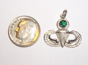 #50 Wht Gold Master Jump wing Pendant with Emerald
