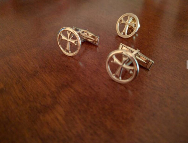 Qurbono Cross Cufflinks